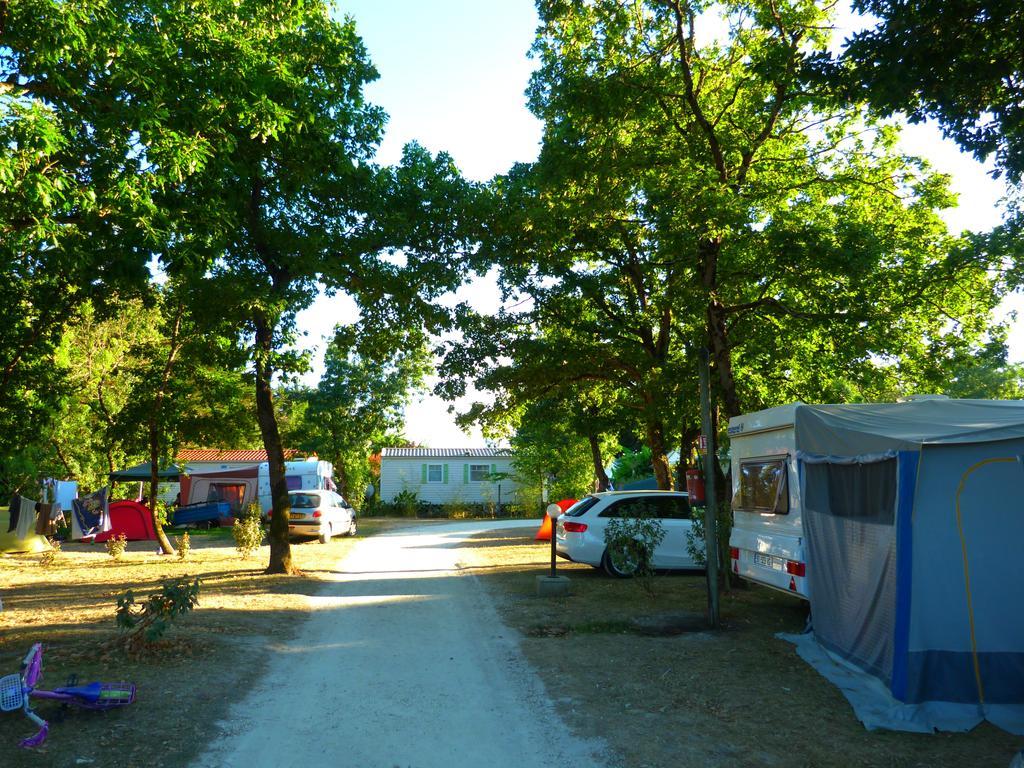 Camping La Maurie Foulerot ภายนอก รูปภาพ