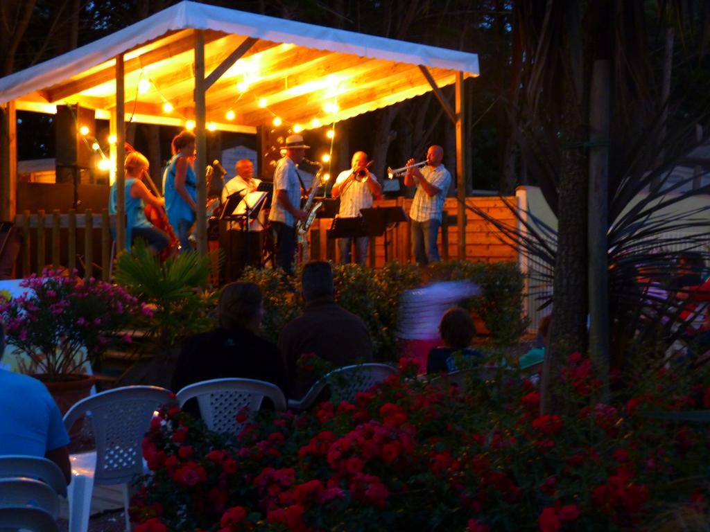 Camping La Maurie Foulerot ภายนอก รูปภาพ